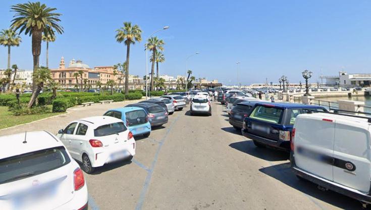 Immagine del post 8479 - Bari Arrestati 3 parcheggiatori abusivi al molo San Nicola: impedita la sosta anche alla troupe di un set - Bari