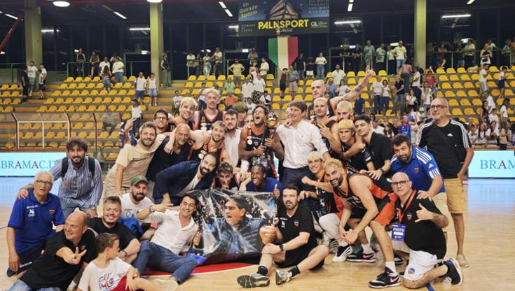 Basket, la favola di Ruvo dedicata al presidente Nicola Fracchiolla. “L’A2 era il suo sogno” - Bari