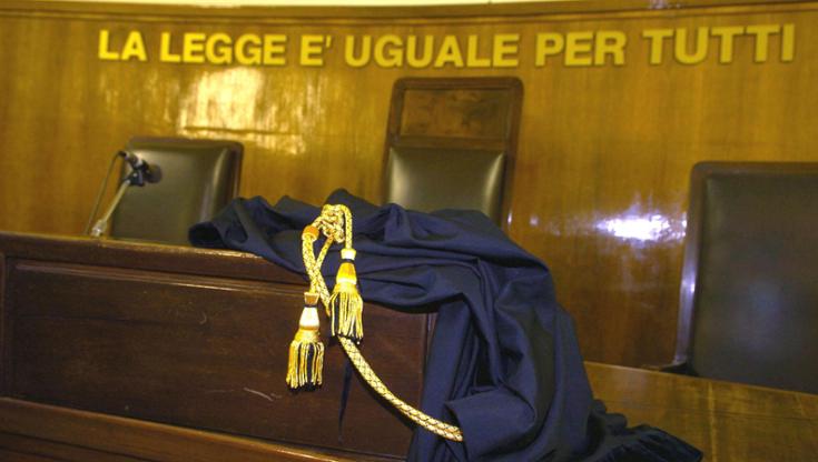 Immagine del post 9621 - Bari “Con le buone o le cattive lei sarà mia”: avvocato a processo per stalking a Lecce - Bari