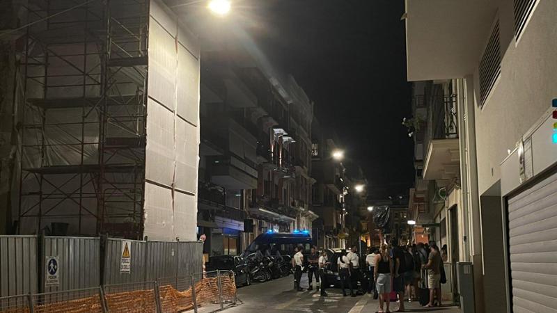 Immagine del post 9593 - Bari Bari, evacuato altro palazzo: in via Mola allarme per crepe dopo l’abbattimento dell’edificio vicino - Bari