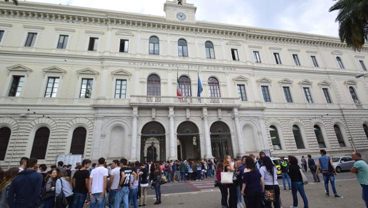 Costi alle stelle e carovita, a Bari nuovo sit-in degli studenti: “La Regione limiti affitti brevi” - Bari