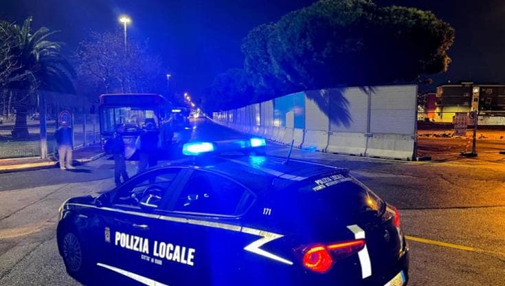Blitz dei vigili a Bari per moto, monopattini e bici elettriche: quasi tutti erano fuorilegge - Bari