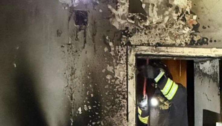 Immagine del post 15973 - Bari Ruvo di Puglia, rogo in una palazzina: un anziano gravemente ustionato, ferito anche un altro uomo - Bari