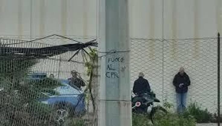 Immagine del post 17226 - Bari Il migrante morto nel Cpr a Bari era sano e aveva 26 anni: dubbi sull’infarto, via all’inchiesta - Bari