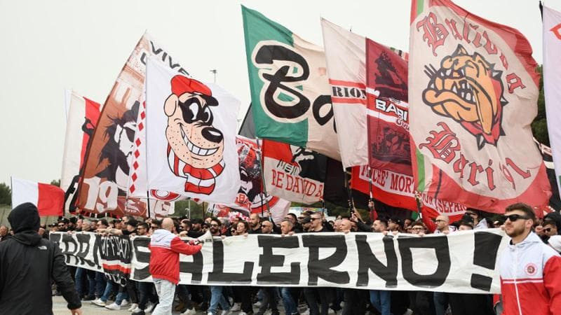 Immagine del post 3947 - Bari Bari-Salernitana, i tifosi insieme davanti al San Nicola: rinnovato il gemellaggio nato nel 1983 - Bari
