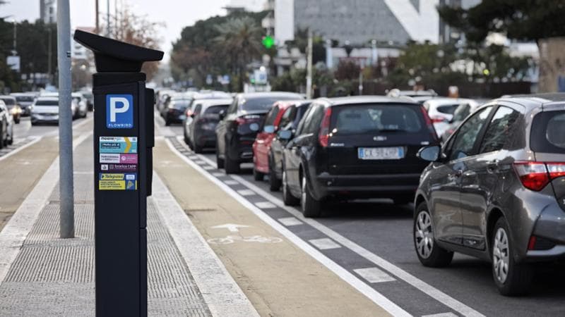 Immagine del post 3910 - Bari Parcheggi a Bari, introdotta la tolleranza per il ticket sosta scaduto. Le piste ciclabili restano - Bari