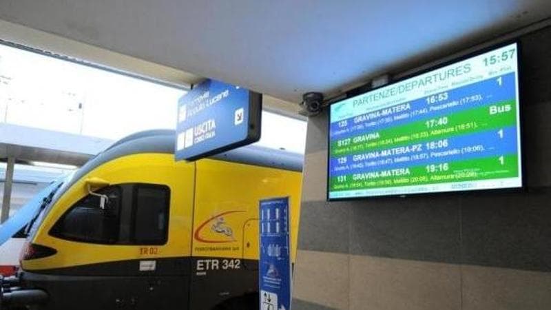 Immagine del post 18319 - Bari Nuovi treni e collegamenti da Andria anche la domenica, piano al via. Decaro: “Dobbiamo migliorare” - Bari