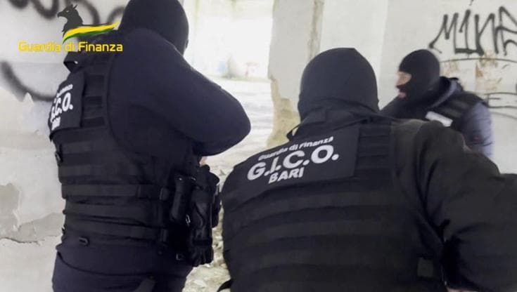 Immagine del post 5878 - Bari La droga della movida consegnata a domicilio: così il clan Misceo si allargava su Bari. Otto arresti - Bari