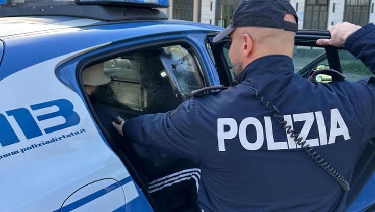 Massacra la compagna che lo respinge: arrestato. La donna ricoverata e operata per trauma cranico - Bari