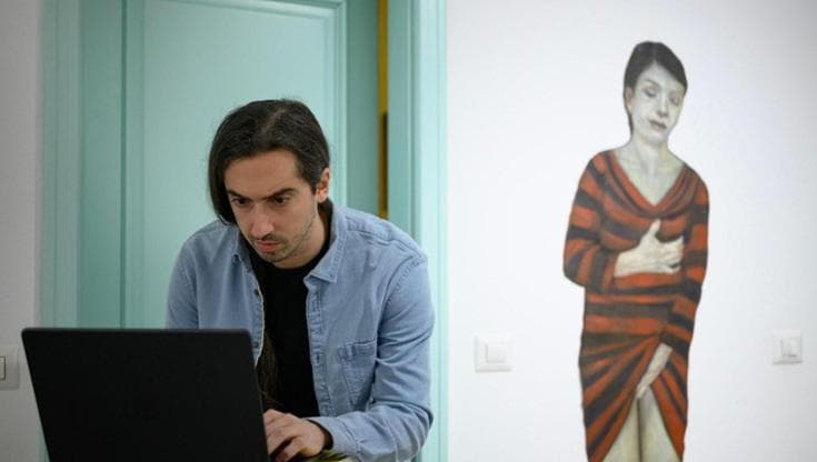 Immagine del post 20508 - Bari Alessandro Ciociola, l’ingegnere che fa musica con i codici informatici: “Il live coding è pugliese” - Bari