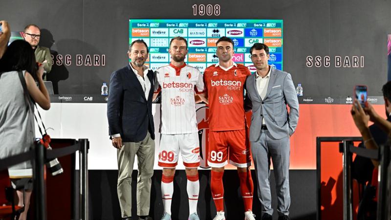 Immagine del post 9656 - Bari De Laurentiis e il nuovo Bari: “In ritiro andremo preparati. Le maglie? Sono la storia della città” - Bari