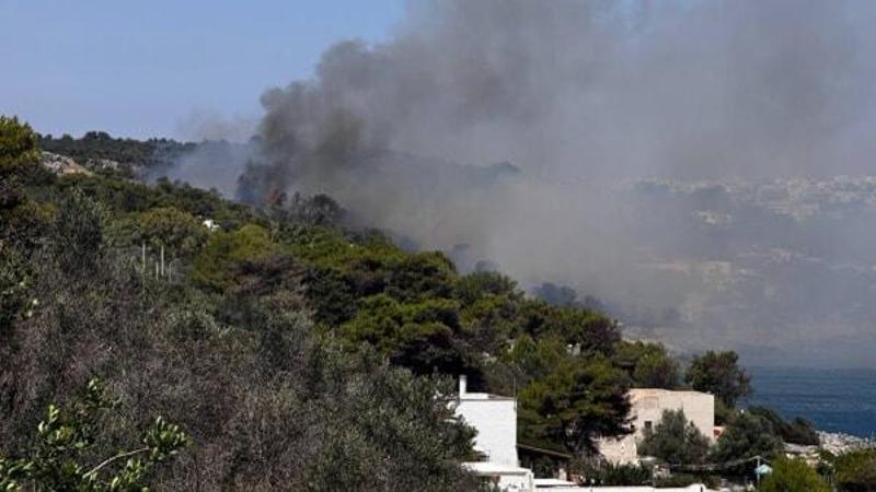 Immagine del post 9672 - Bari Il Salento nella morsa delle fiamme: nuovo incendio tra Castro e Diso. In azione Canadair da Lamezia - Bari