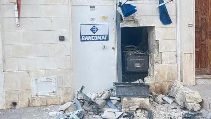 Immagine del post 22822 - Bari Assalto al bancomat di Villanova di Ostuni, doppio boato nella notte: paura tra i residenti - Bari