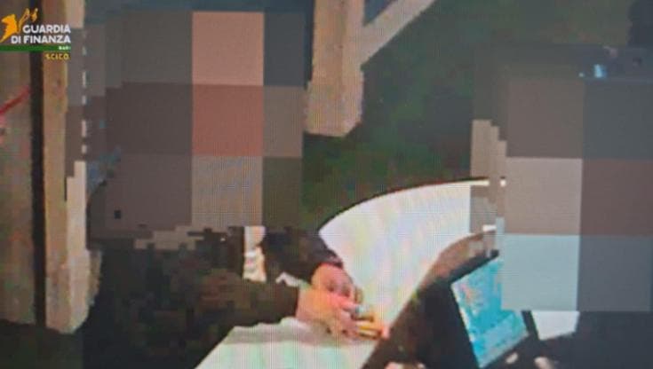 Immagine del post 22814 - Bari Il pugile Piccirillo, il conduttore tv e l’odontotecnico: i nomi nell’agenda di Snidar a Bari - Bari