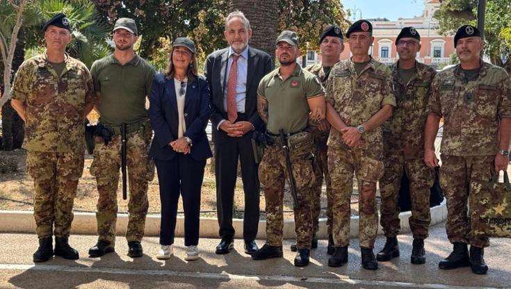 Immagine del post 23936 - Bari Strade e stazioni sicure, Rauti e il senatore Melchiorre a Bari: “Grazie ai nostri militari” - Bari
