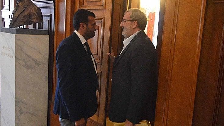 Decaro ed Emiliano insieme per la pace: la piazza pd per il Medio Oriente diventa un invito - Bari