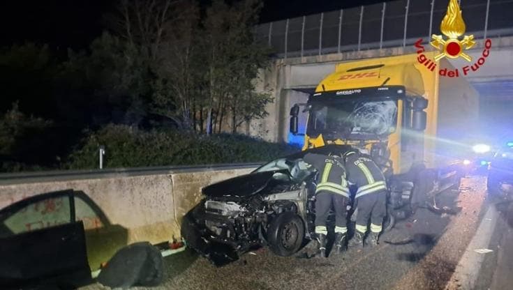 Immagine del post 13887 - Bari Incidente sulla Brindisi-Lecce, la donna incinta di otto mesi ha perso la figlia perché nata morta - Bari