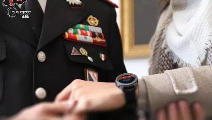 Attivo a Bari lo smarwatch antiviolenza: protezione per le vittime di stalking o violenza di genere - Bari