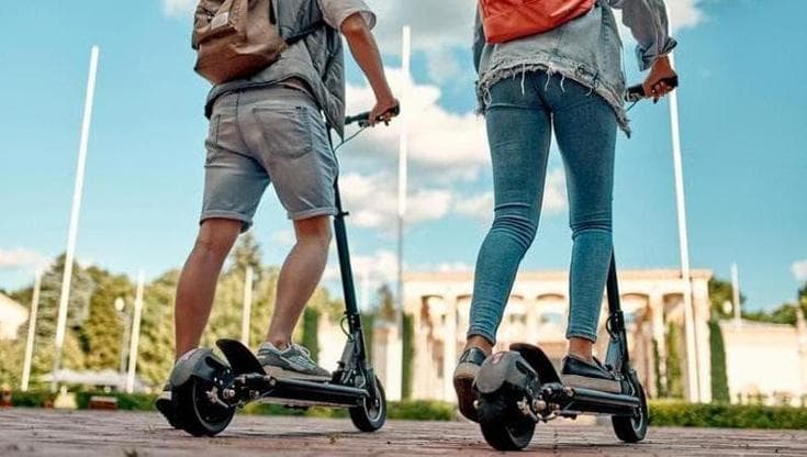 Bari, con “Muvt in bici” tornano gli incentivi. “Per la prima volta anche a chi usa i monopattini” - Bari
