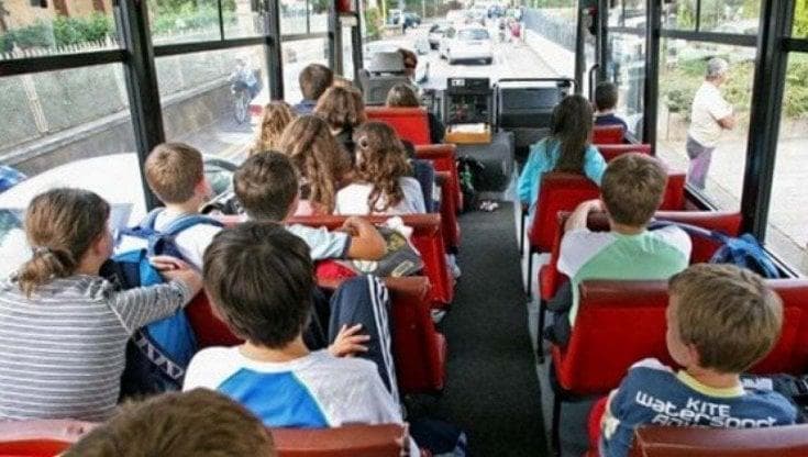 Positivo all’alcol test prima della gita scolastica: ritirata patente ad autista di bus a Brindisi - Bari