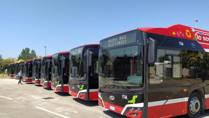 Immagine del post 8538 - Bari Bus a metano, flotta completa in Puglia: gli ultimi 16 immatricolati entro fine mese - Bari