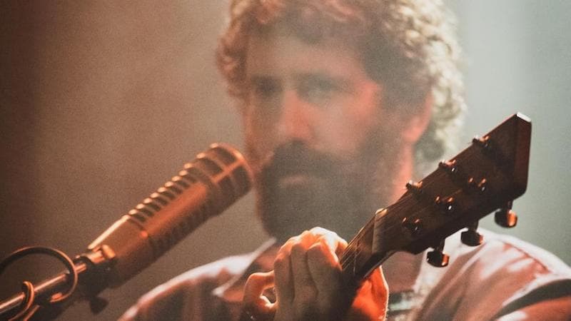 Aspettando i Litfiba e Fulminacci, il SEI festival apre con il live di Iosonouncane a Lecce - Bari