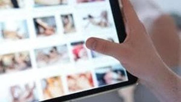 Immagine del post 22889 - Bari Lecce, scopre la moglie in diretta social con 40 utenti collegati e la aggredisce: un arresto - Bari