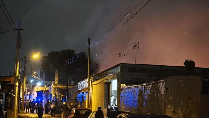 Immagine del post 12787 - Bari Bari, incendio in un deposito in zona Stanic: nell’area bombole gpl, sgomberate alcune abitazioni - Bari
