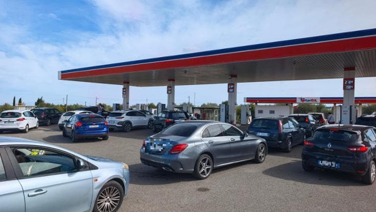 Immagine del post 26139 - Bari Verso la fine dell’incubo distributori a secco: a Bari tornano benzina e diesel ma a singhiozzo - Bari