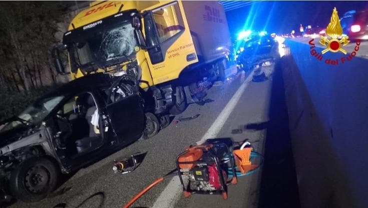 Tornavano dalla visita ginecologica, poi lo schianto con un tir: la piccola in grembo è nata morta - Bari