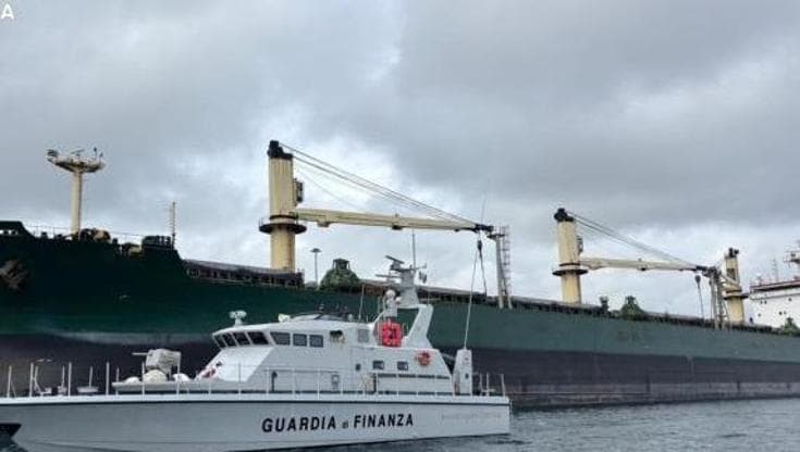 Immagine del post 16079 - Bari Brindisi, sequestrata nave con 33mila tonnellate di merce a bordo: “Violate sanzioni Ue alla Russia” - Bari
