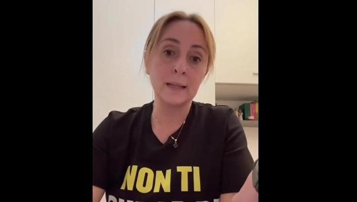 Immagine del post 16096 - Bari Accusa sui social sindaca di rubare i soldi della spazzatura: condannato. “E non paga Tari dal 2012” - Bari