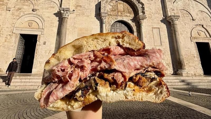 Immagine del post 4035 - Bari All’Antico vinaio sbarca a Bari, l’apertura ad aprile. Sondaggio sulla schiacciata: “Carne o pesce?” - Bari