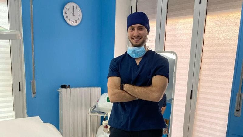 Immagine del post 4007 - Bari Malore sul volo, medico specializzando salva la vita a una passeggera Usa: “Esordio indimenticabile” - Bari