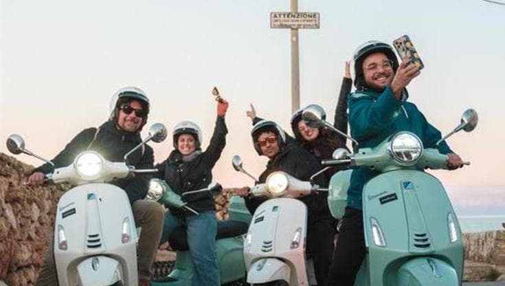 Immagine del post 6057 - Bari Tour in Vespa per scoprire le bellezze della Puglia: partenze da Polignano verso borghi e grotte - Bari