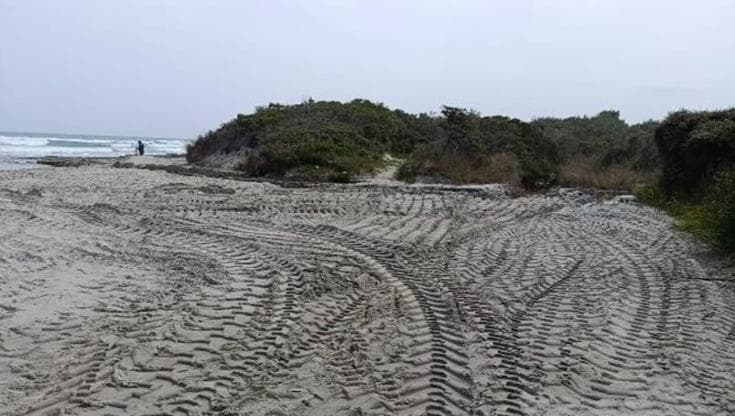 Immagine del post 19459 - Bari Otranto, sfregio agli Alimini: scavi in spiaggia, deviato corso d’acqua naturale: scatta sequestro - Bari