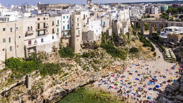 Immagine del post 7307 - Bari La Puglia cancella le spiagge libere con servizi: più coste ai privati nel piano della Regione - Bari