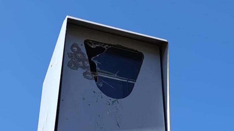 Salento, colpi di fucile contro l’autovelox da record di multe: caccia ai responsabili - Bari