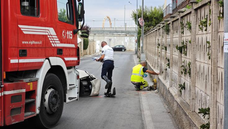 Immagine del post 9758 - Bari Bari, paura per fuoriuscita di gas in via Cimarosa: un’auto è finita fuoristrada e colpito il tubo - Bari
