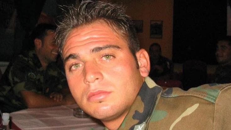 Soldato cade dal tetto di casa della ex e muore a Bologna: Francesco Scupola era di Specchia - Bari