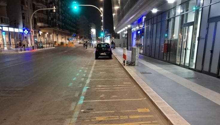 Bari, un miraggio chiamato taxi: guai ad averne bisogno in centro a mezzanotte, non ce ne sono - Bari