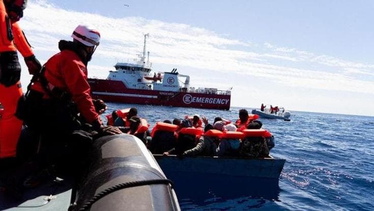 Immagine del post 23985 - Bari Nave di Emergency in rotta verso Bari: 50 migranti soccorsi in mare, 7 sono morti nella traversata - Bari