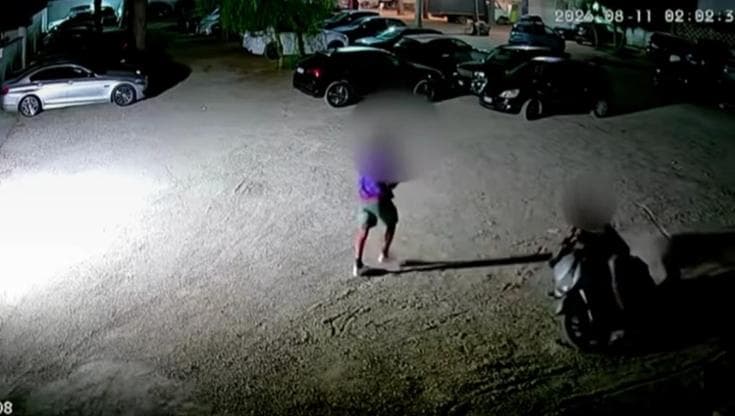 Immagine del post 23976 - Bari Rovescia cocktail per sbaglio su un ragazzo di 17 anni e lui gli spara: l’arma comprata su Telegram - Bari