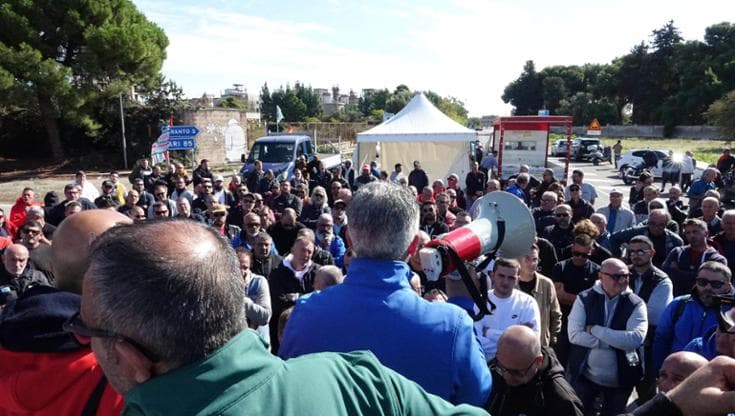 Immagine del post 26146 - Bari Ex Ilva, chiesta cassintegrazione per oltre 8mila dipendenti: “Effetto dello stop alla propduzione” - Bari