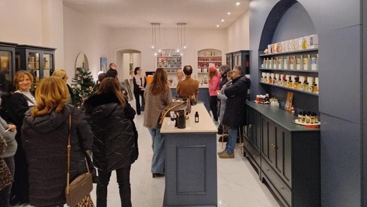 Le profumerie artistiche nuovo fenomeno in Puglia. “Vendiamo prodotti che offrono un’esperienza” - Bari