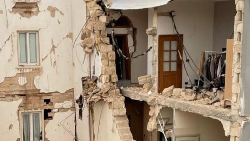 Immagine del post 4115 - Bari Bari, puntellato il palazzo in via Pinto vicino a quello crollato: “Ridotto il rischio di cedimenti” - Bari