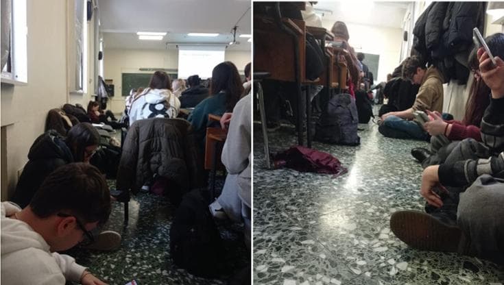 UniBa, tra i ragazzi a lezione nelle aule sovraffollate: “Tre ore seduti per terra, è impossibile” - Bari