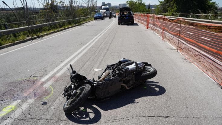 Bari, motociclista muore nello scontro con un’auto in viale Europa - Bari