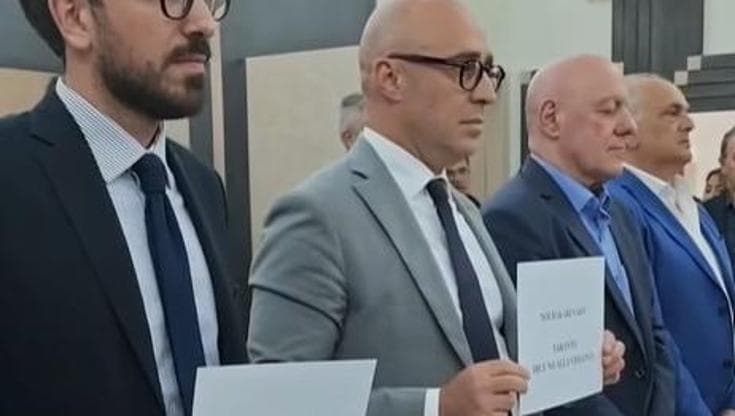 “Noi Bakari Saki”. Il consiglio comunale di Taranto ricorda il bracciante ucciso dal branco - Bari