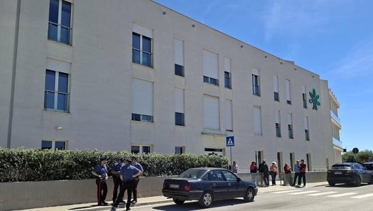 Immagine del post 20607 - Bari Polignano, in corso lo sgombero dell’ex rsa Sant’Anna: 20 ospiti da trasferire. L’ira dei parenti - Bari